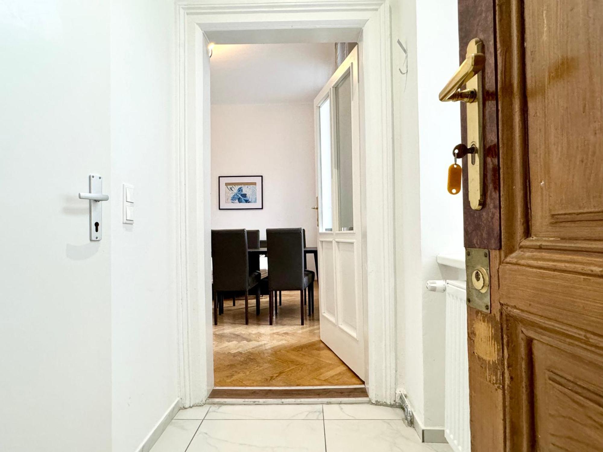 Cosy Located At Famous Kutschkermarkt Vienna